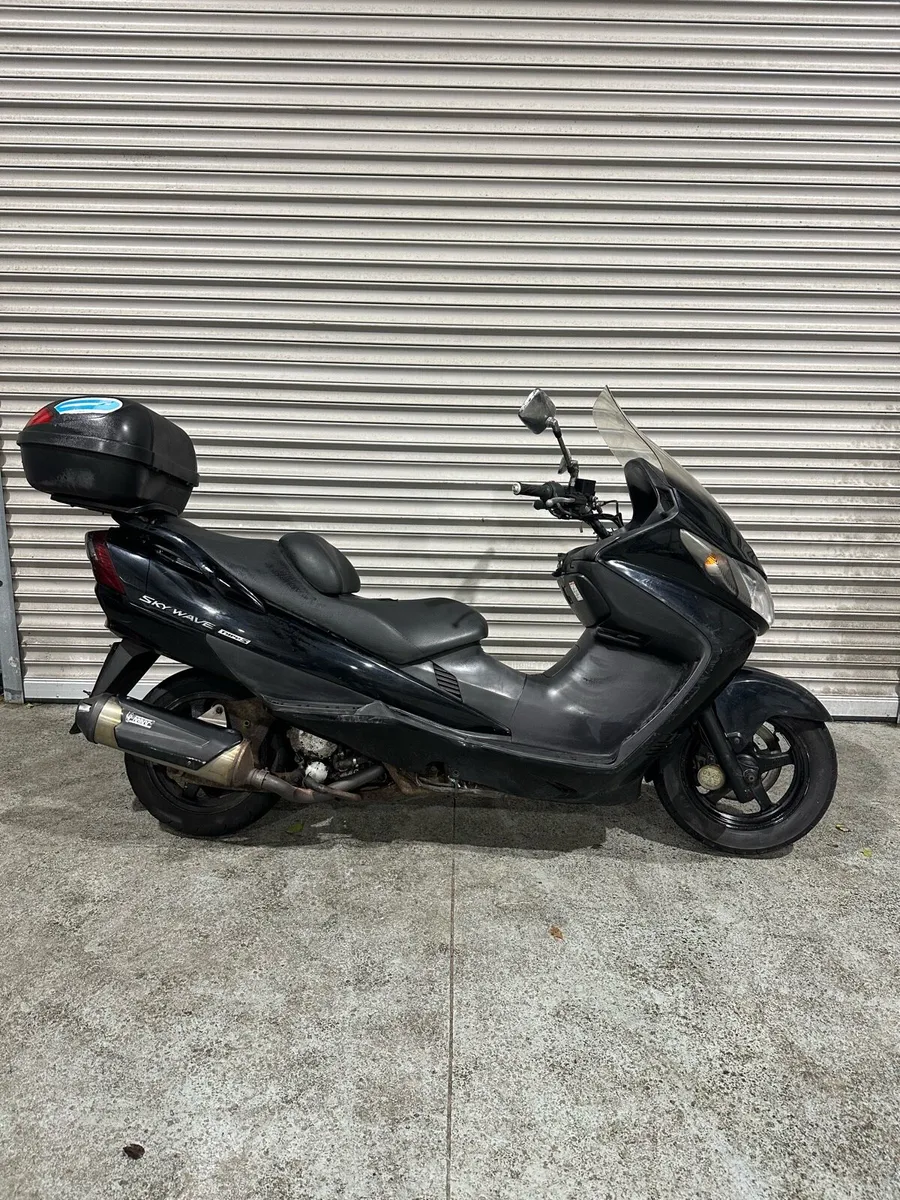 Suzuki burgman 400 for sale - Image 1