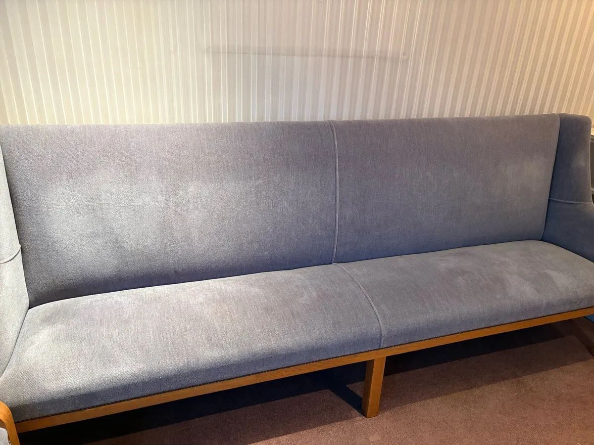Two large waiting room benches - Image 4