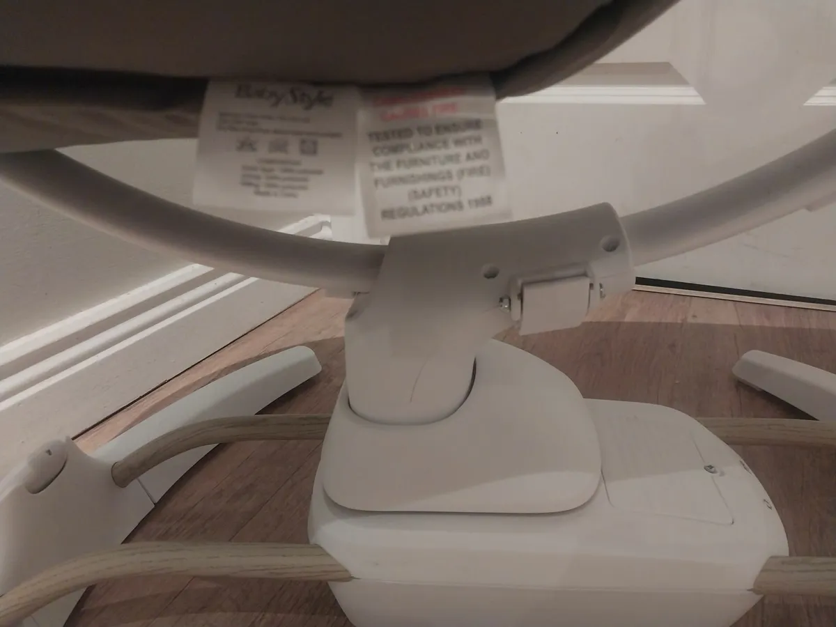 Baby Chair- Oyster Smart Motion Rocker - Image 4