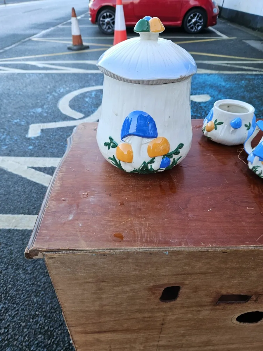 Vintage Arnels Mushroom Pot - Image 2