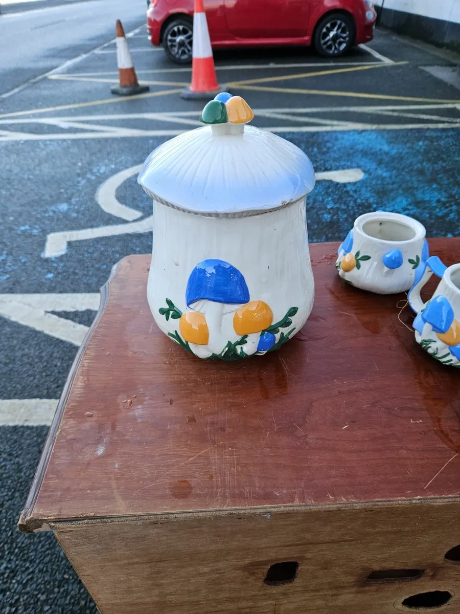 Vintage Arnels Mushroom Pot - Image 3