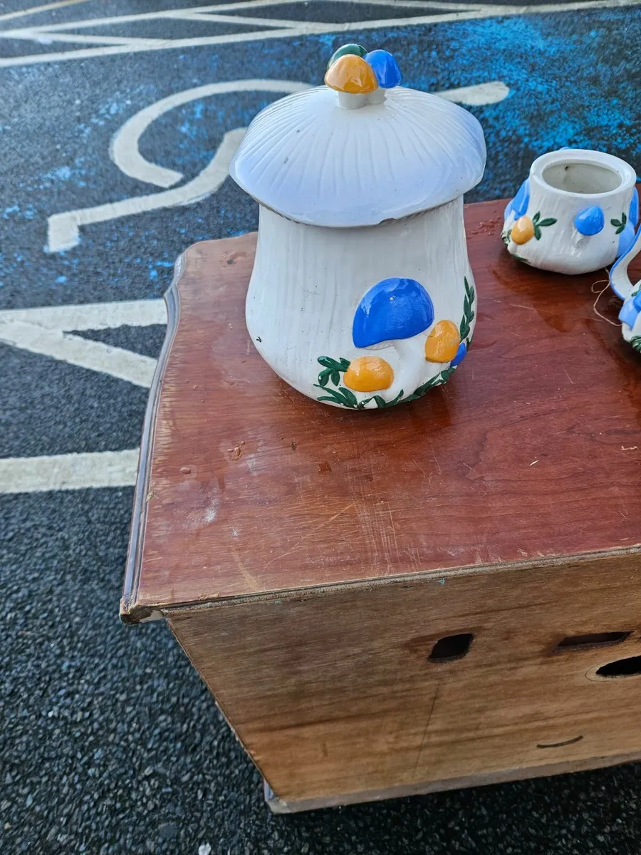Vintage Arnels Mushroom Pot - Image 3