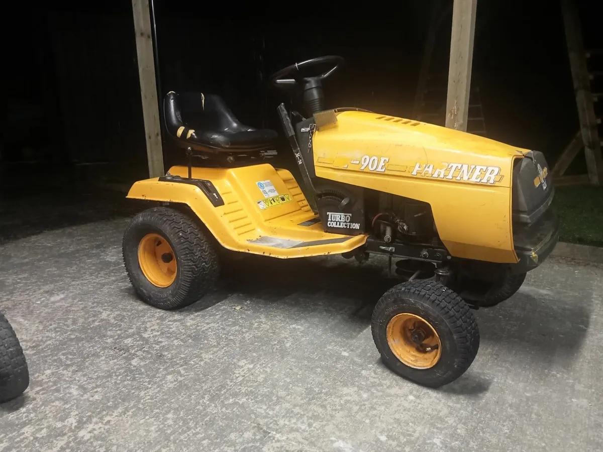 Petrol tractor - Image 1