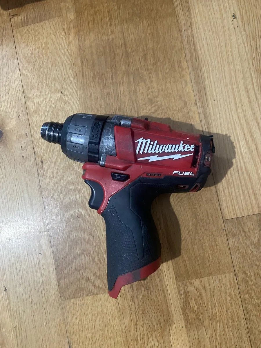 Milwaukee screw gun - Image 2