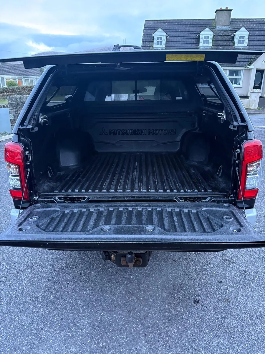 Mitsubishi L200 2020 AUTOMATIC - Image 3