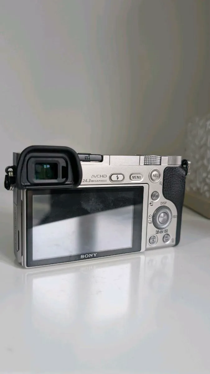 Sony A6000 Mirrorless Camera + 16–50mm Kit Lens - Image 4
