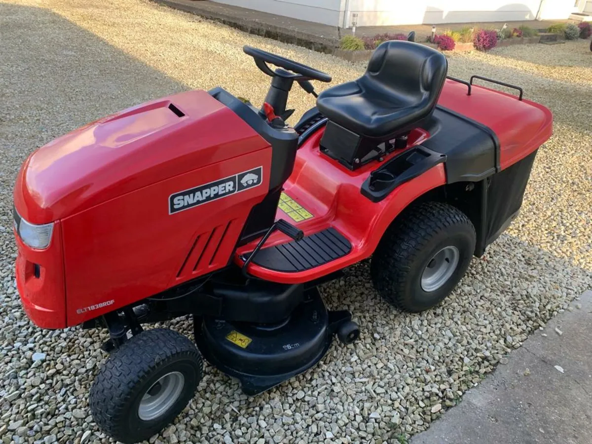 Ride on Lawnmower - Image 4