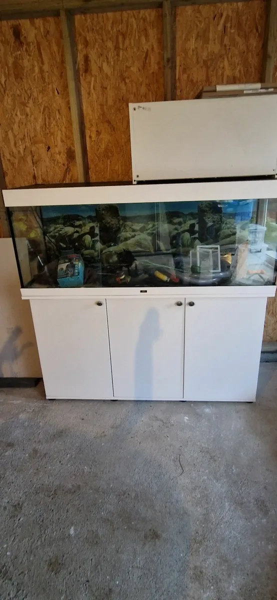 Aquarium cabinet