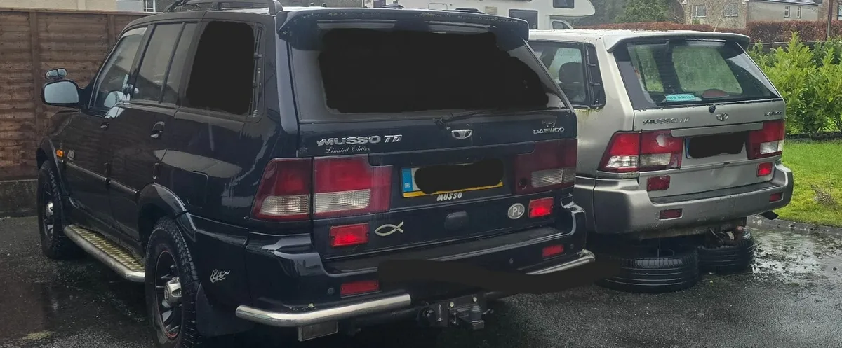 2x Ssangyong musso 99 and 02 for parts - Image 2