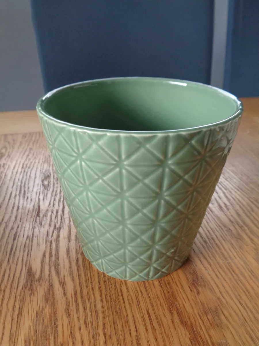 Ceramic Flower Pots x 3 for Sale - Image 3