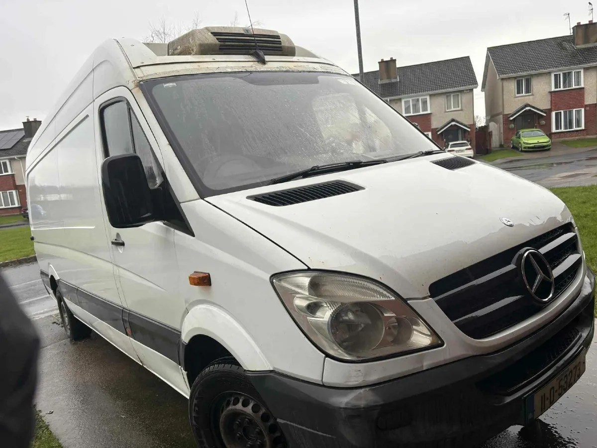 Mercedes-Benz Sprinter 2011 - Image 1