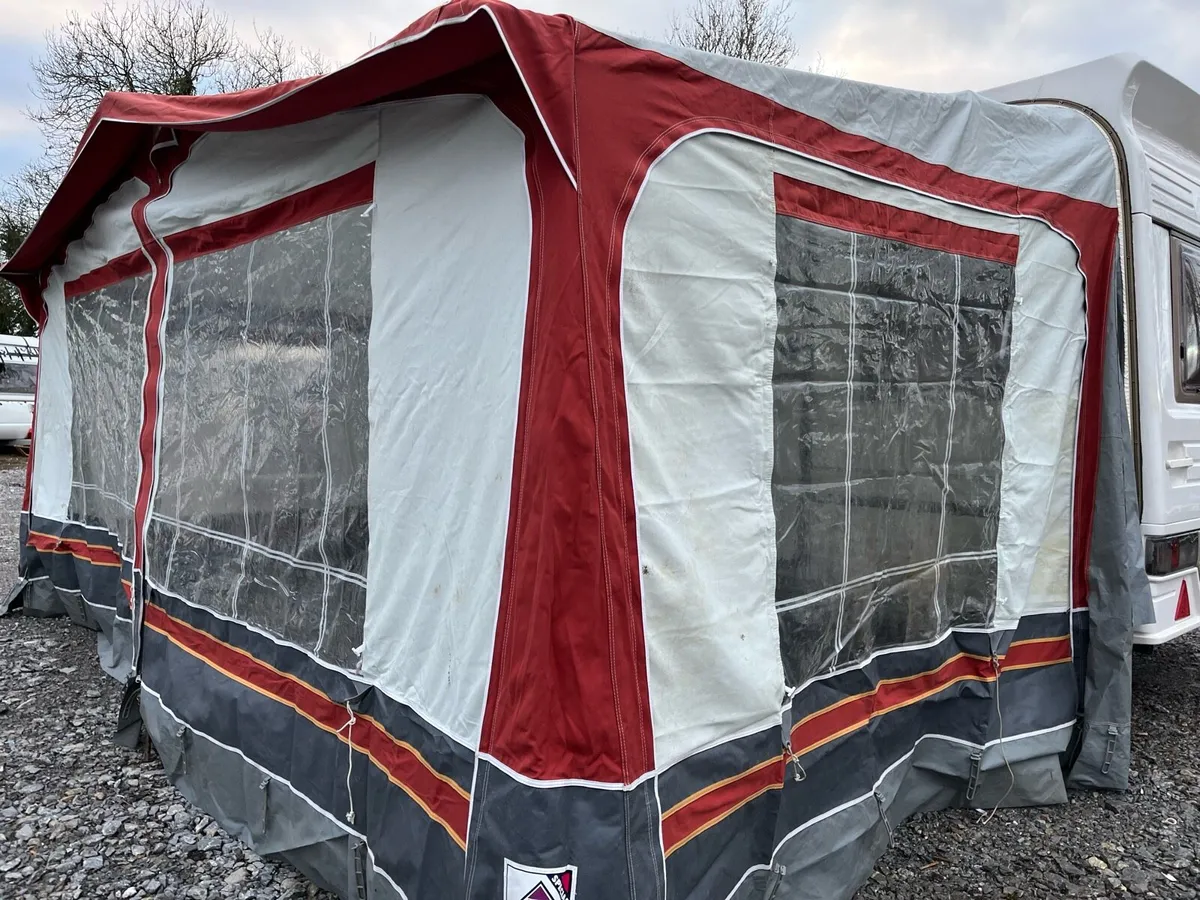 5 berth caravan & awning - Image 3