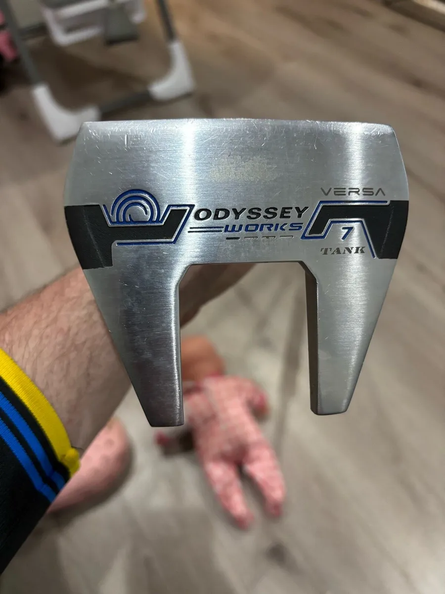 Odyssey works versa 7 Tank putter - Image 2