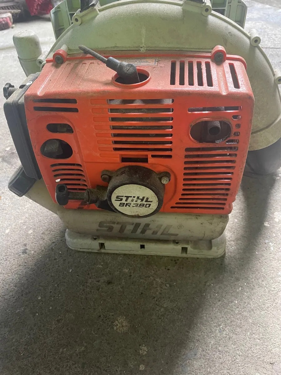 Leaf blower - Image 1