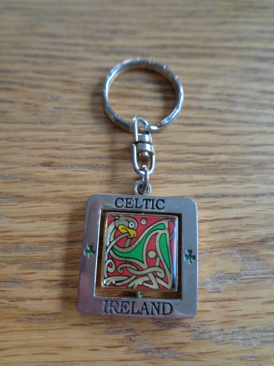 Vintage Celtic Ireland Keyring for Sale - Image 1