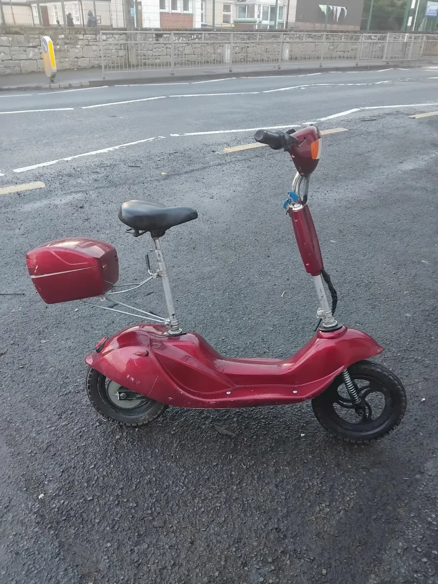 Electric scooter bike read add priced - Image 1