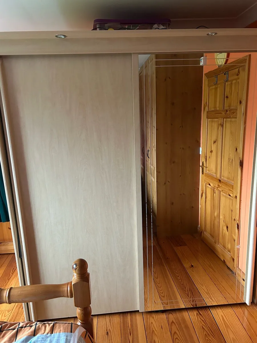 Bedroom/ Sitting Room furniture - Image 3