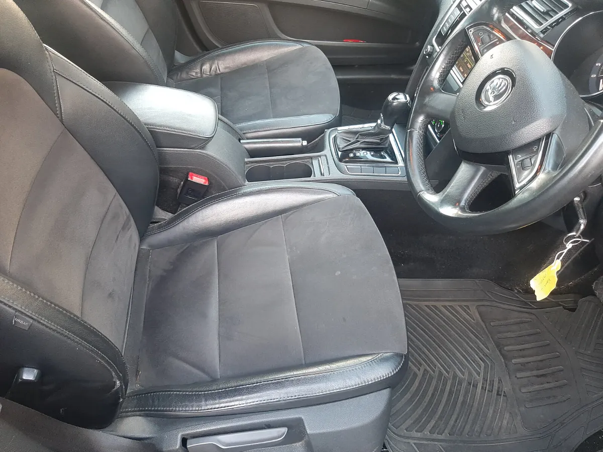 SKODA SUPERB AMBITION DSG AUTOMATIC 2.0 TDI - Image 3