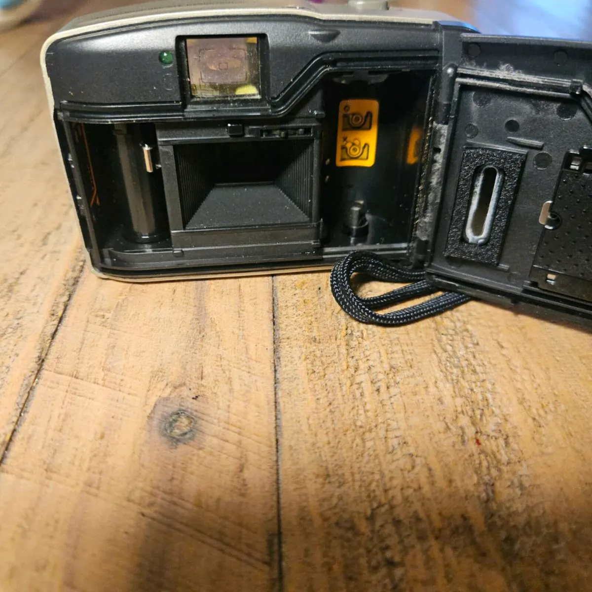 Minolta AF35 big finder camera - Image 3