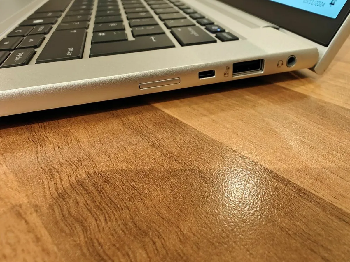 HP Elitebook 840 G11 | Intel Ultra 7 | 16GB | 512G - Image 4