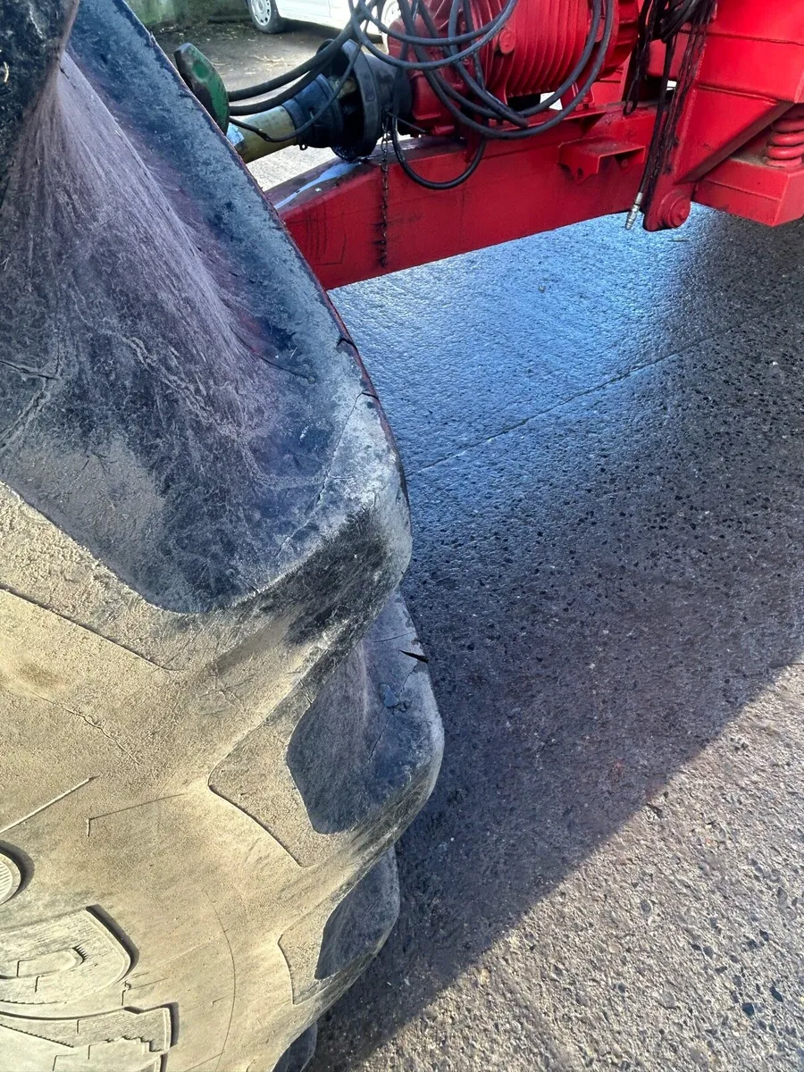 Goodyear floatation 900s - Image 3