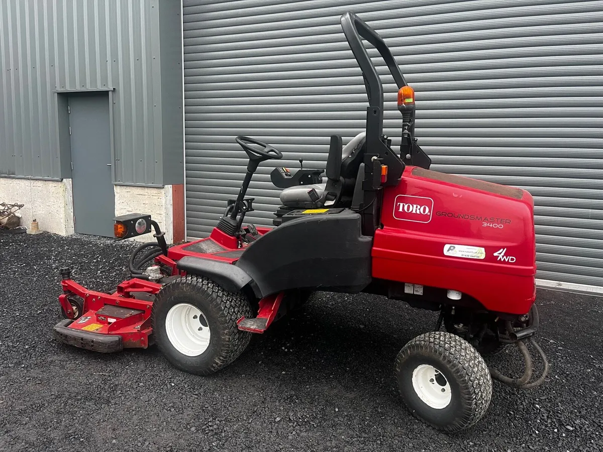 Toro 3400 outfront mower - Image 2