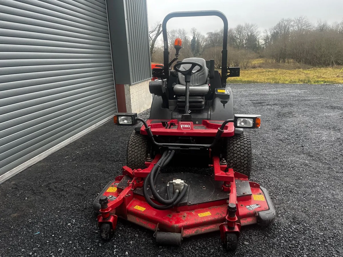Toro 3400 outfront mower - Image 4