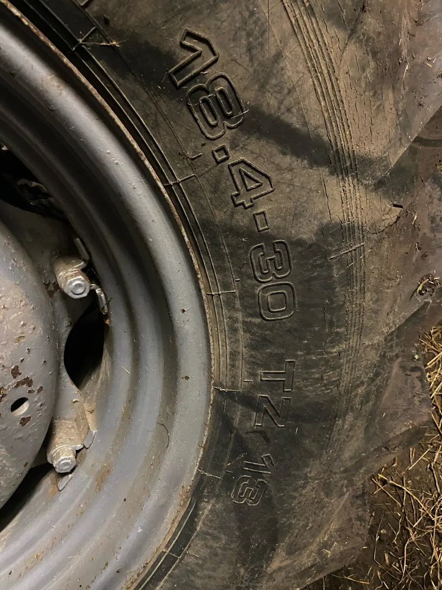 Tractor tyres - Image 1