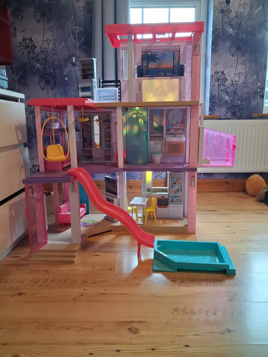 Barbie Dream House - Image 1