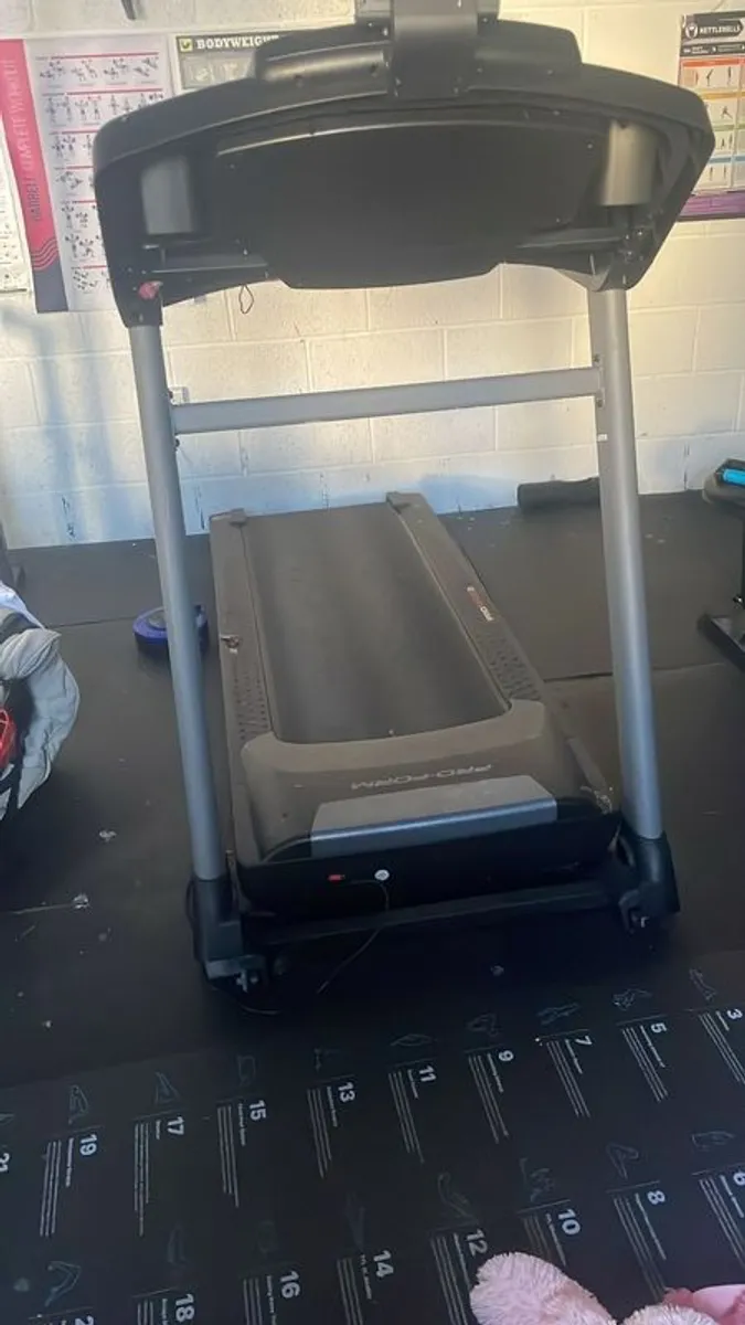 Threadmill For Parts  motor not working but belt and rest in great condition.  Free to take away - Image 2