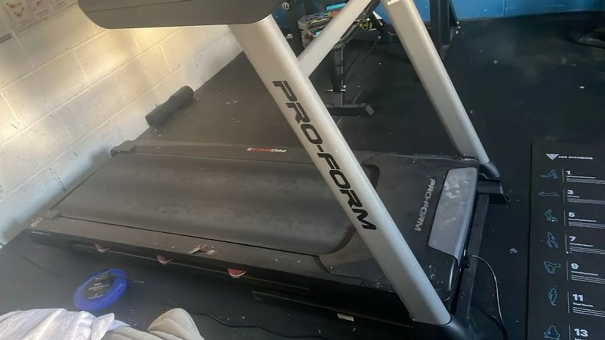 Threadmill For Parts  motor not working but belt and rest in great condition.  Free to take away - Image 3