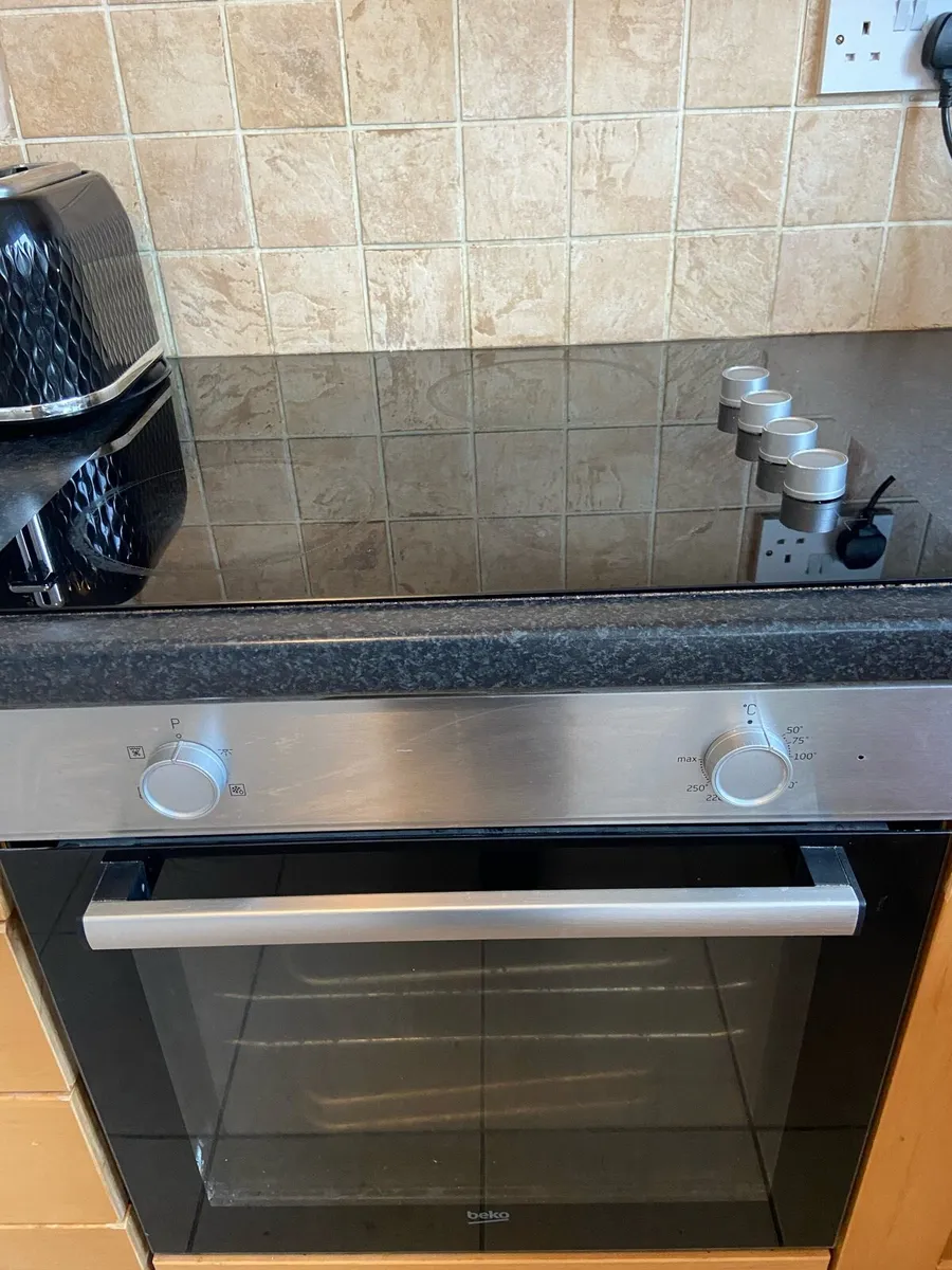 Oven & Hob FREE - Image 1