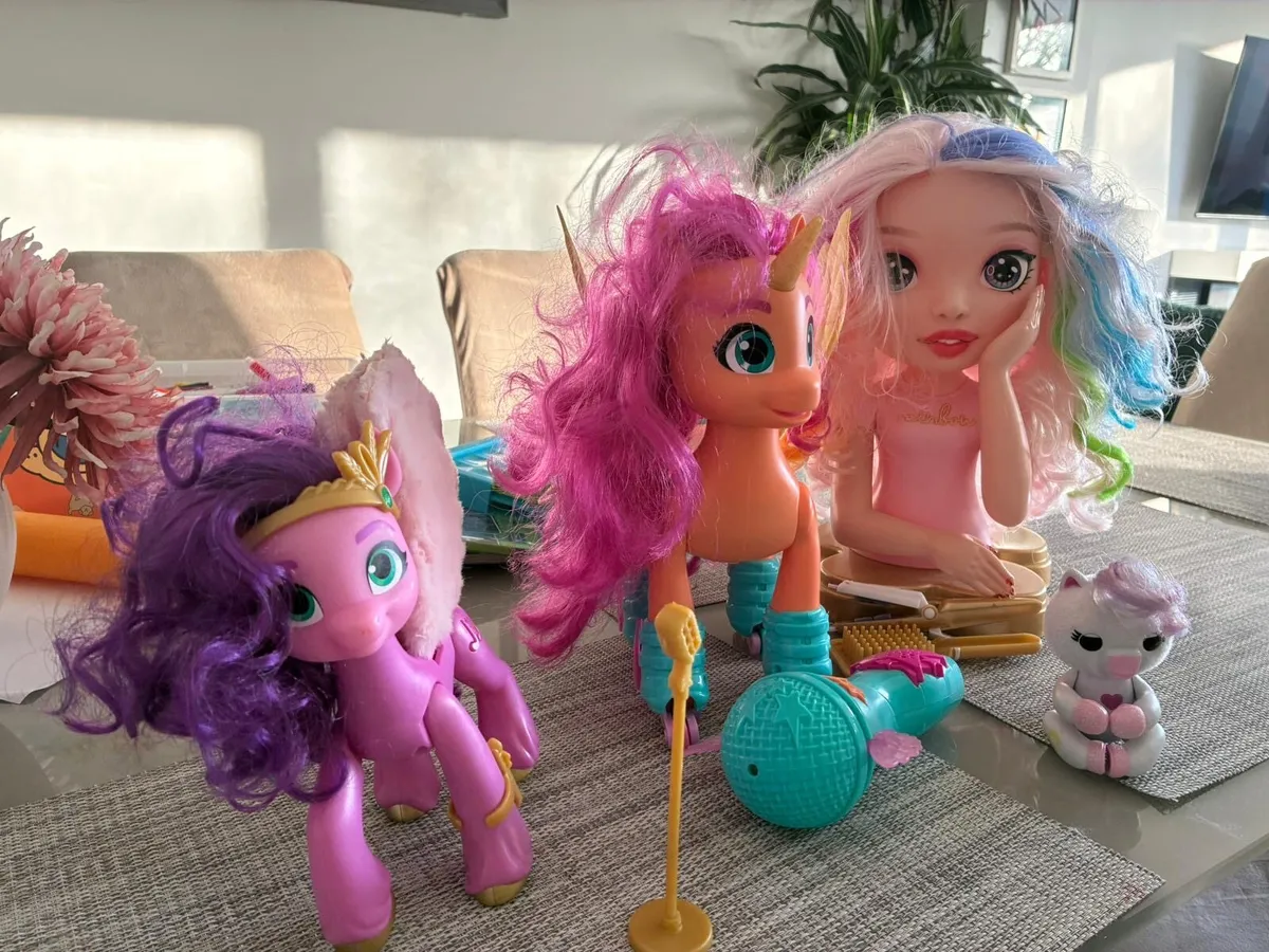 Kids table/chairs/my little pony - Image 1