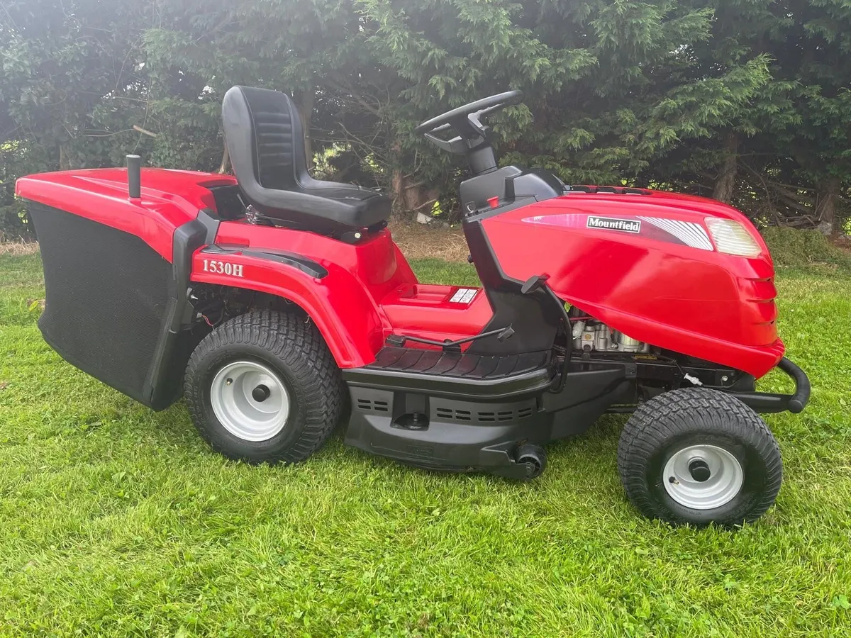 Mountfield hydrostatic ride on lawnmower - Image 2