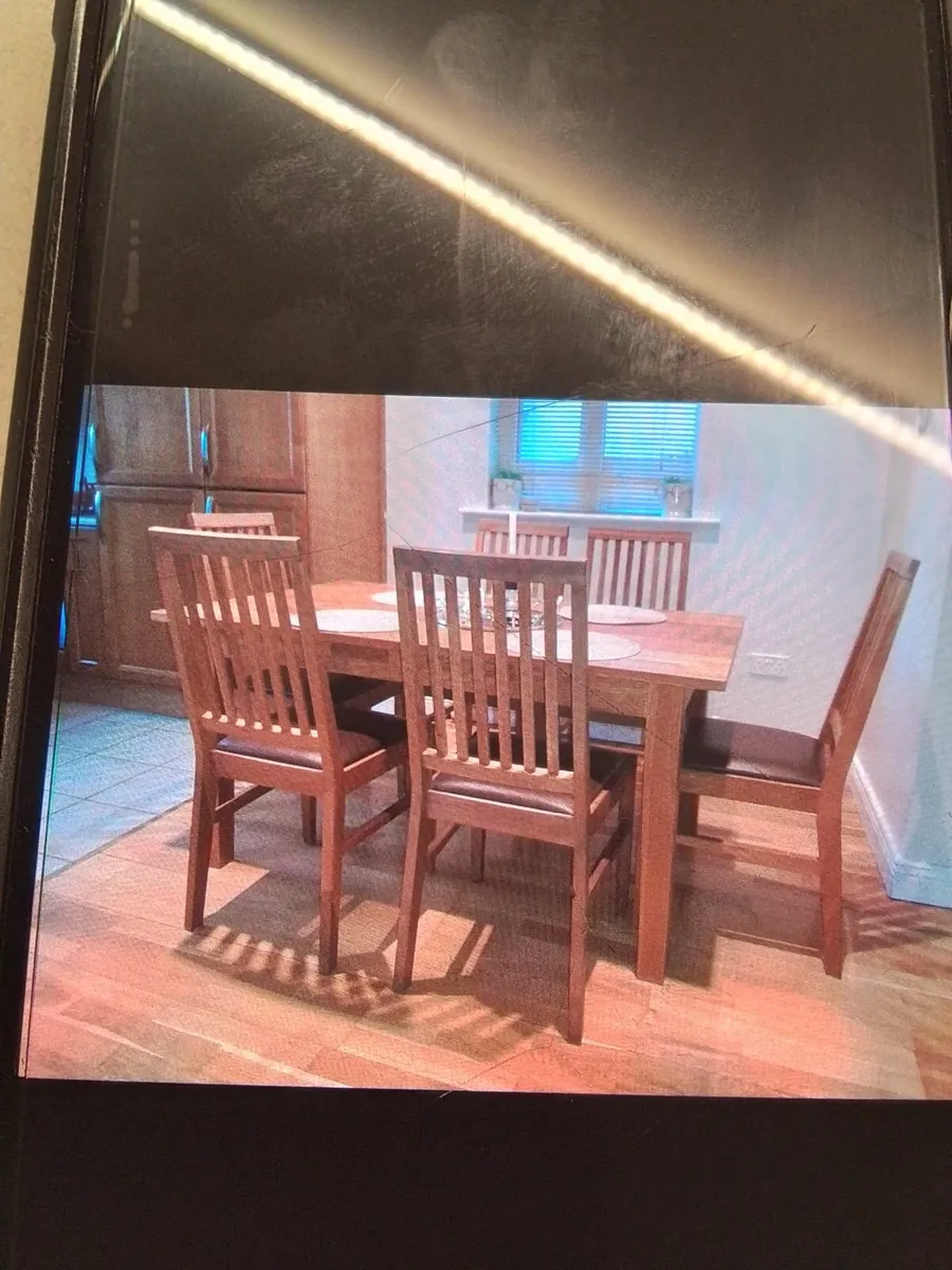 Solid wood table and chairs - Image 3