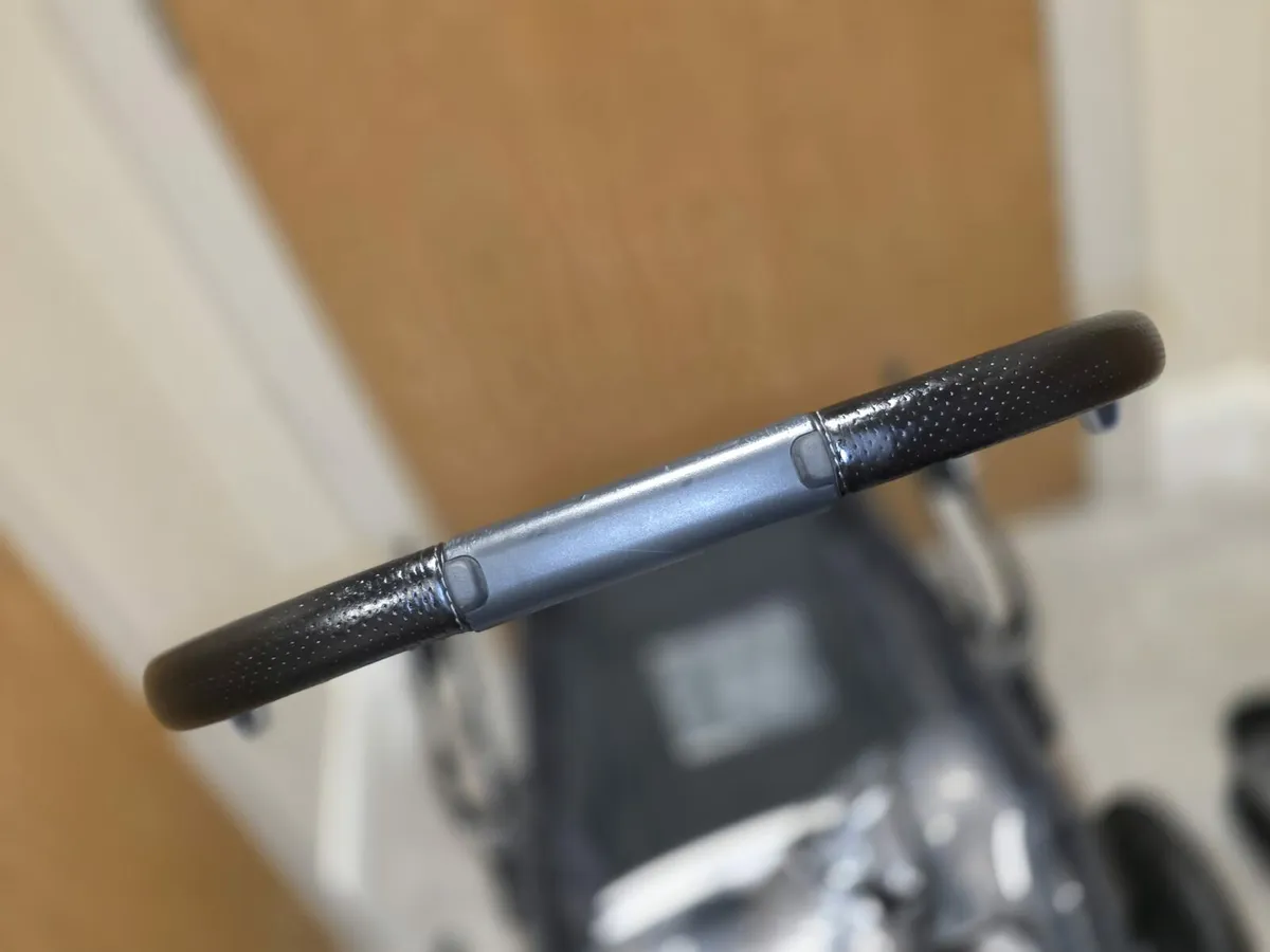 Uppababy vista V2 , car seat isofix based included - Image 2