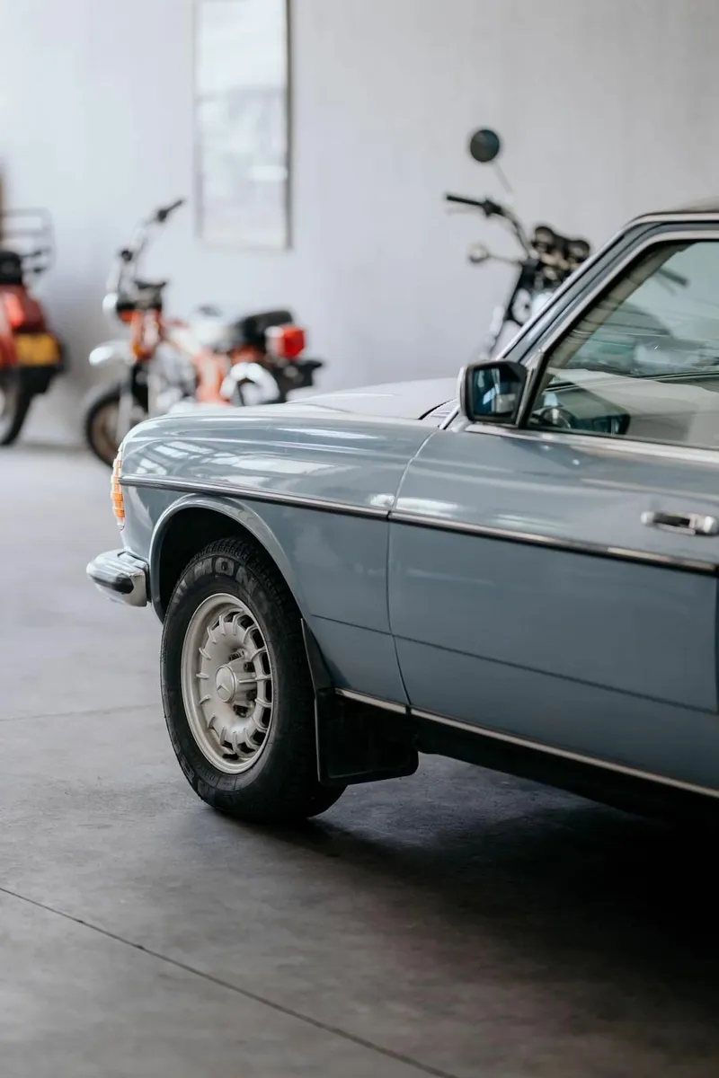 Stunning Mercedes W123  230 - Image 2