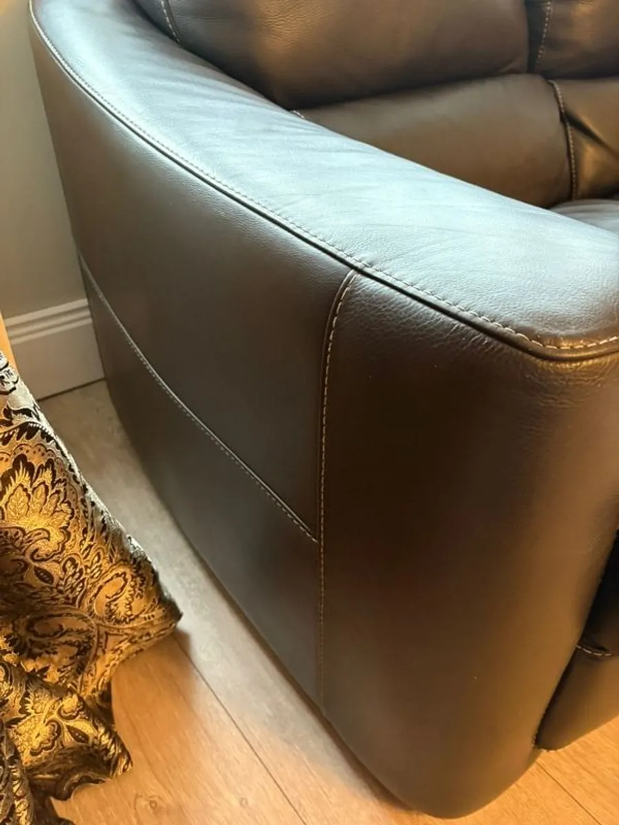 Incanto - Leather two seater and three seater sofas. - Image 4