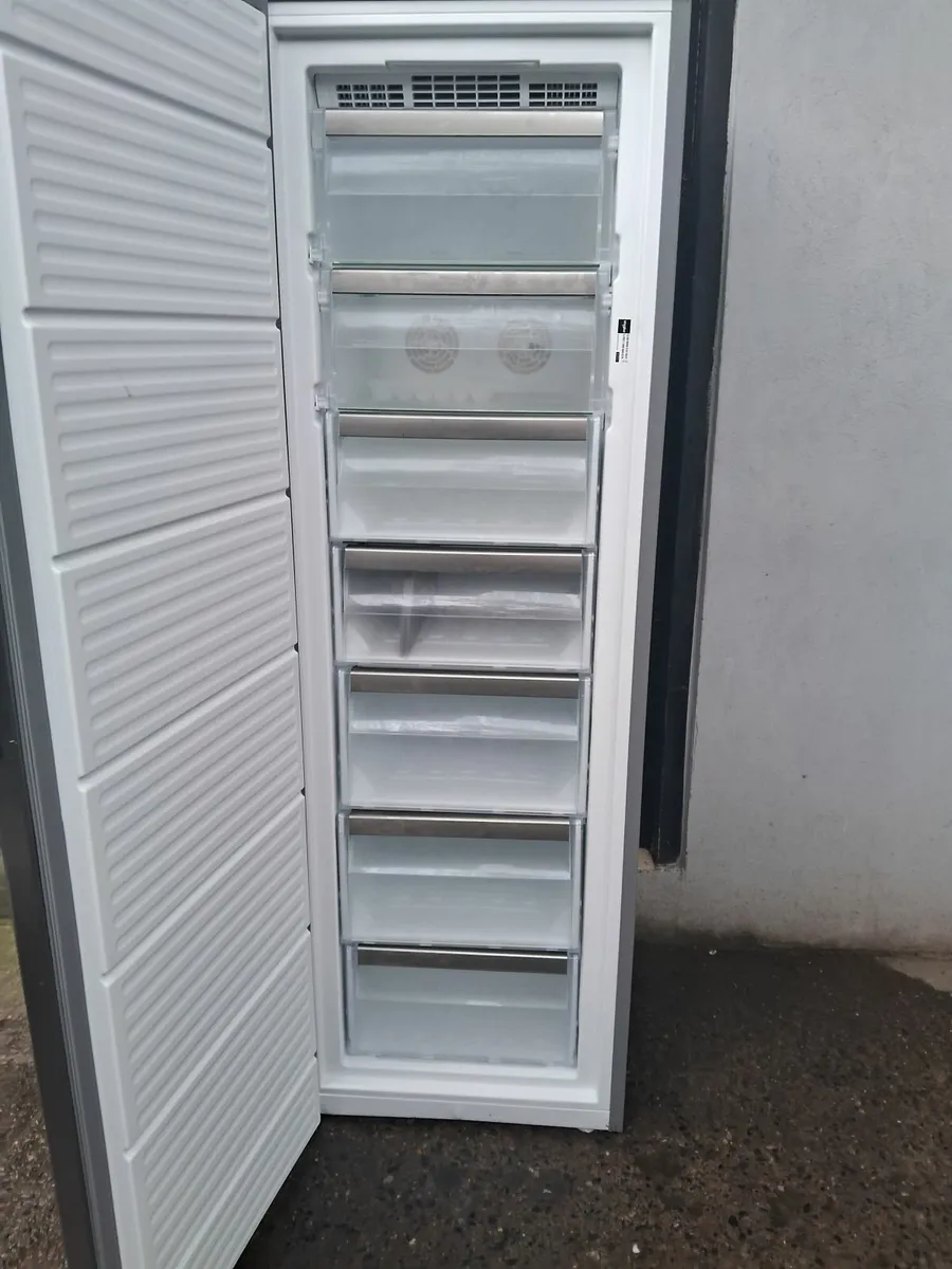 EX DISPLAY BRAND NEW LARDER FREEZER - Image 4