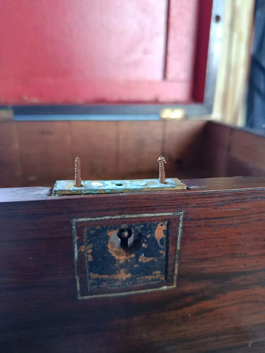 Beautiful very old wooden box - Image 4