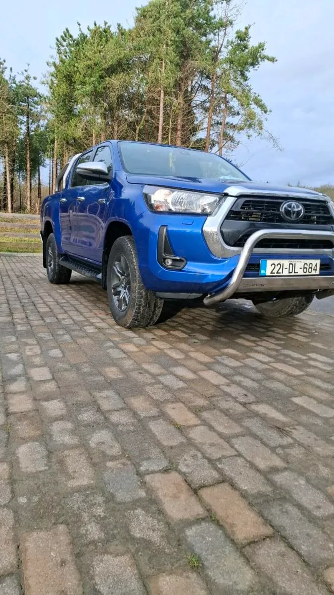 Toyota Hilux 2.4 - Image 1