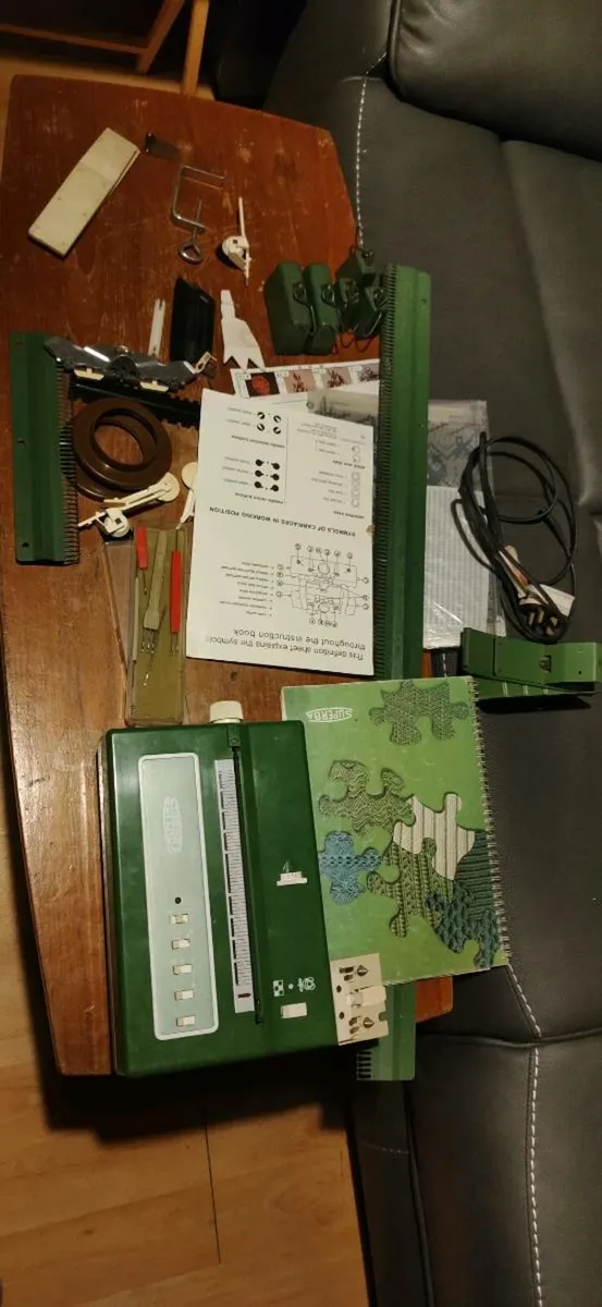 Knitting machine - Image 3