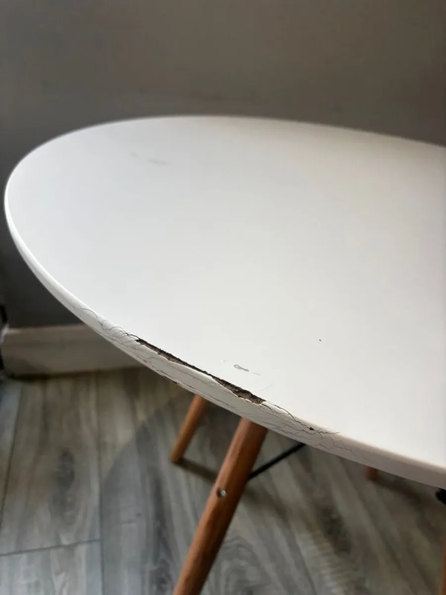 Circular Table with Tablecloth - Image 4