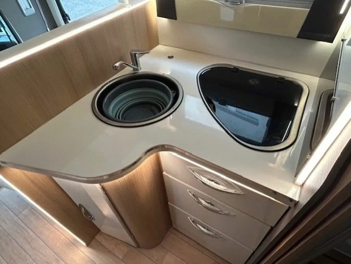 2023 MCLOUIS FUSION 367 AUTOMATIC MOTORHOME - Image 3