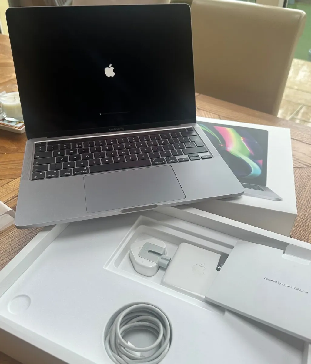 MacBook Pro M1 - Image 1