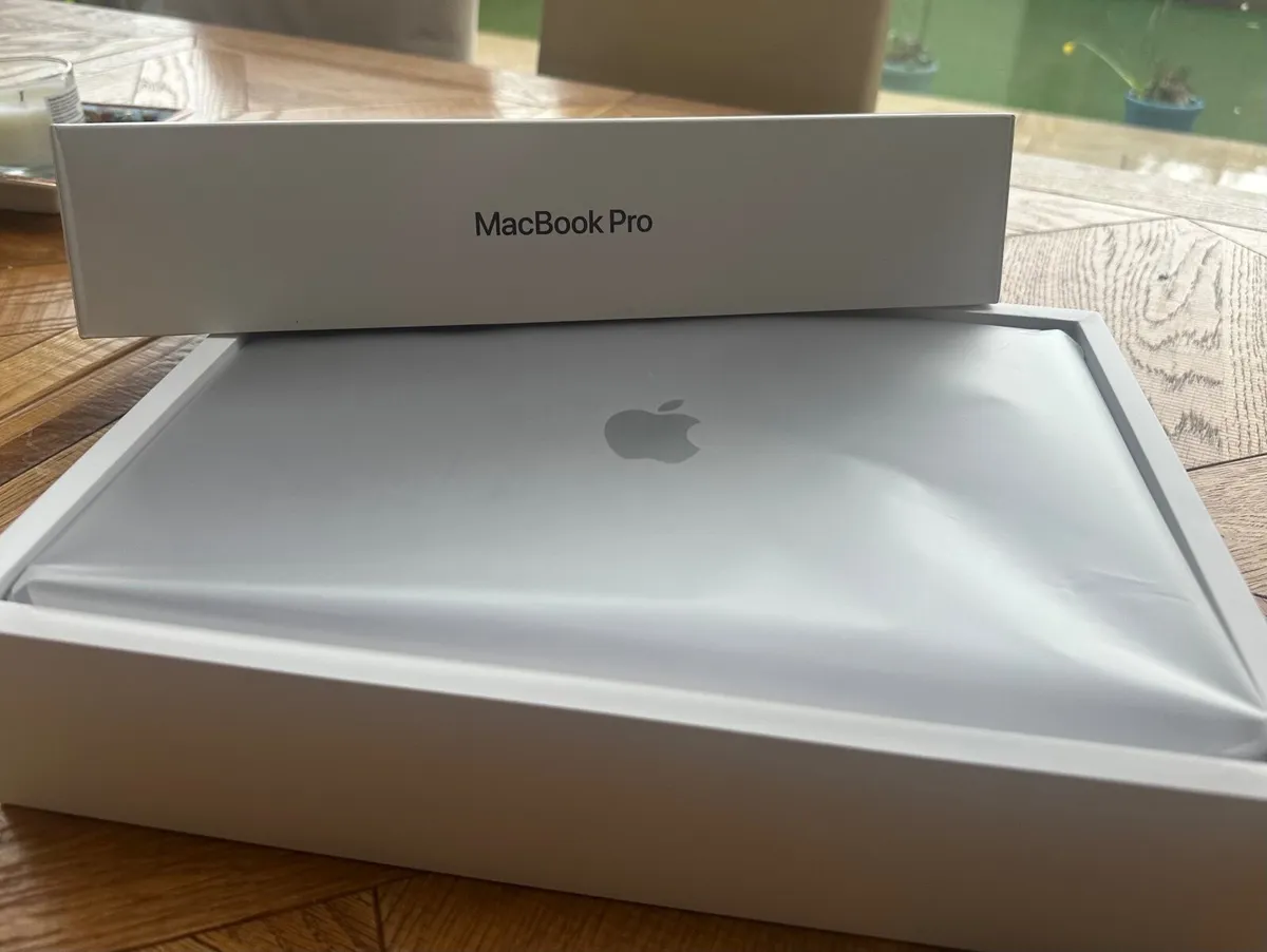 MacBook Pro M1 - Image 2