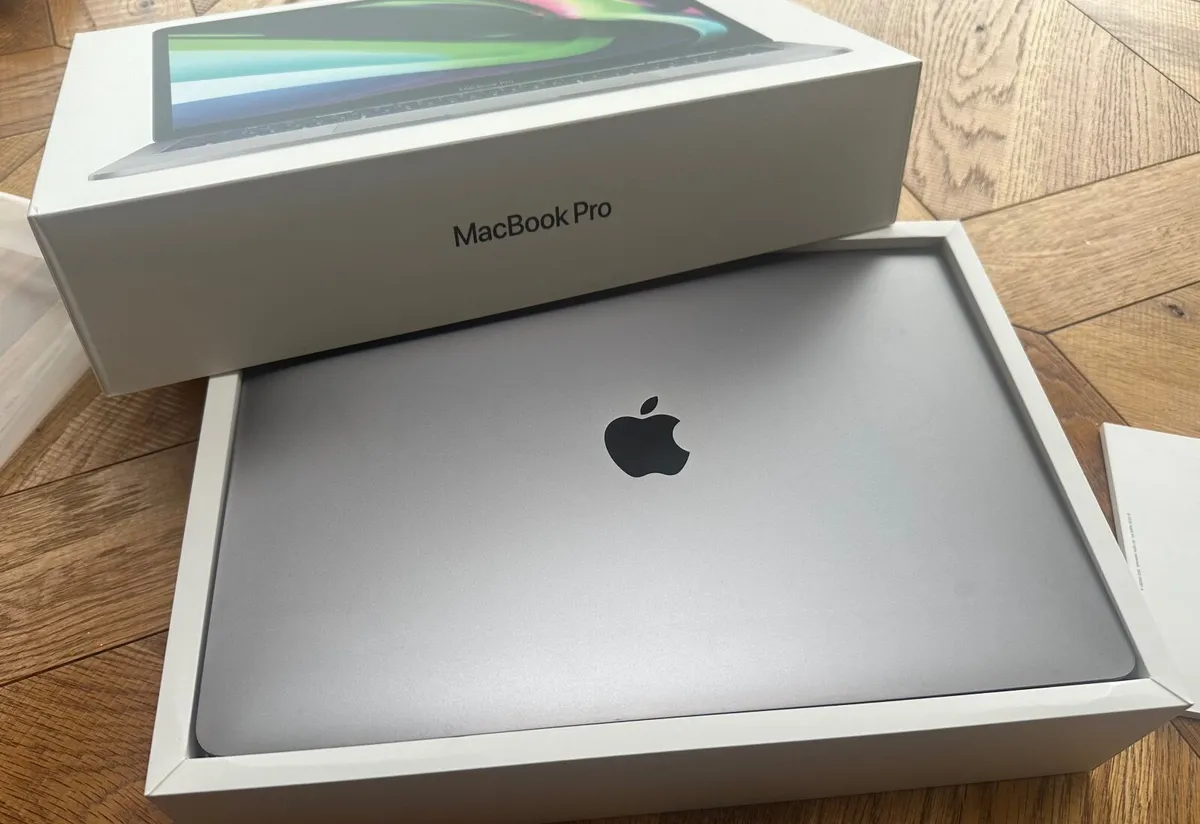 MacBook Pro M1 - Image 3