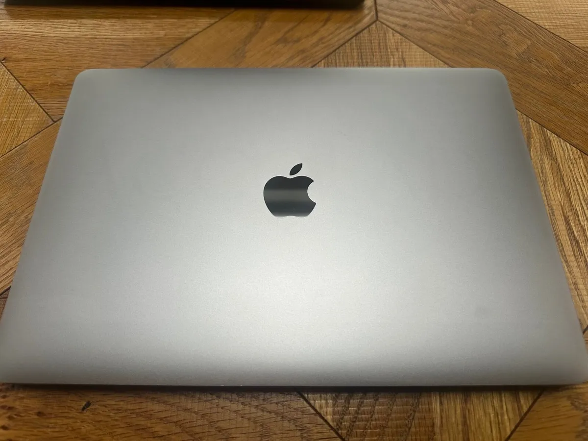 MacBook Pro M1 - Image 4