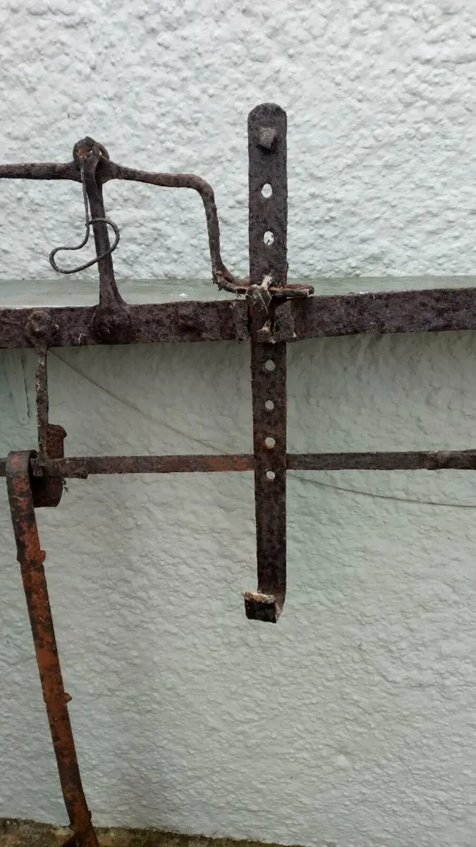 Large Antique Chimney fire Crane - Image 3