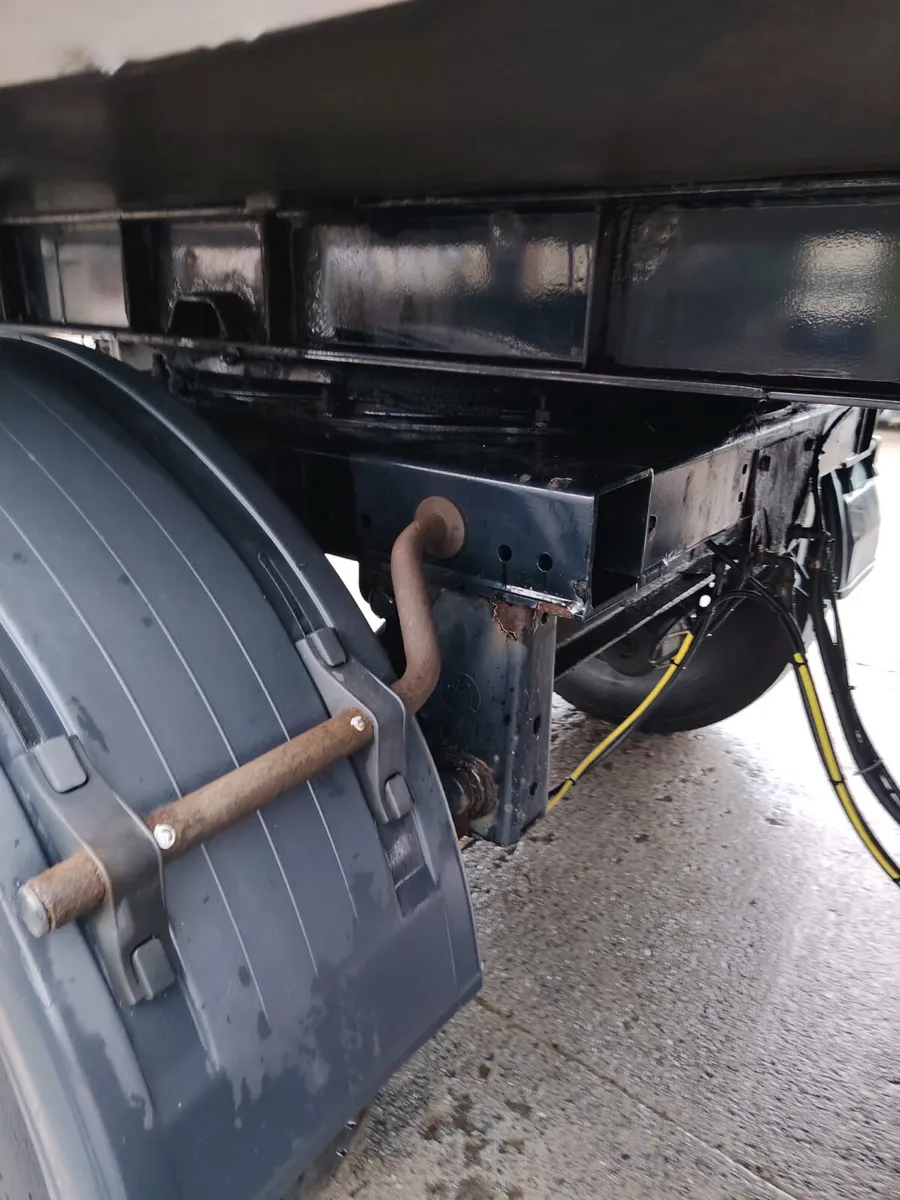 2015 Gray&Adams fridge trailer rear steer - Image 4